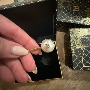 Balmain limited edition Gold and Pearl Hair slide